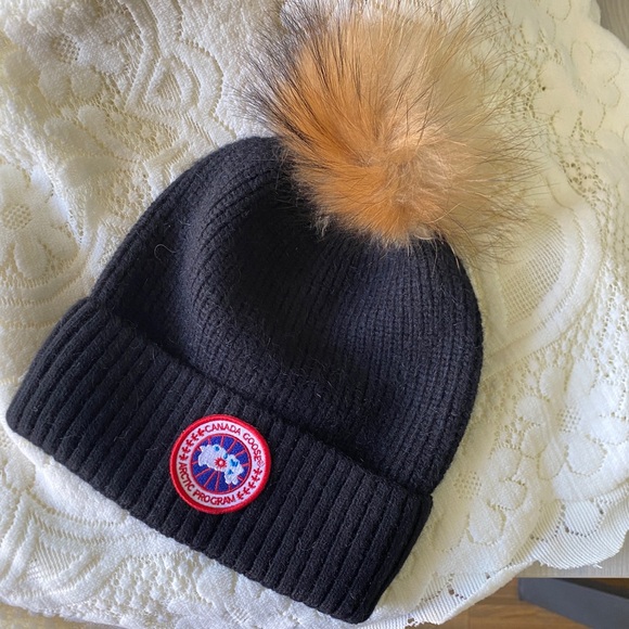 Canada Goose Black Knit Hat with Brown Faux Fur Pom - Picture 3 of 3
